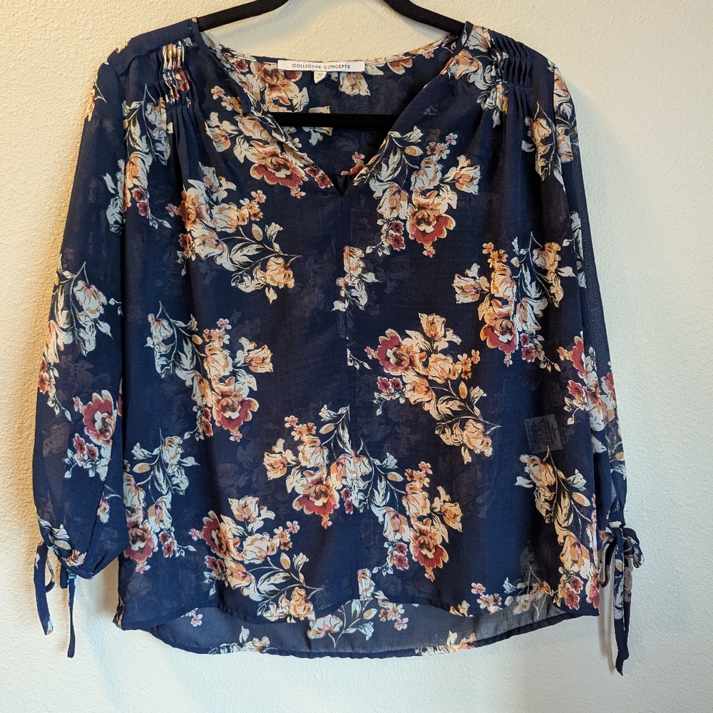 Collective Concepts Blue Floral Blouse Size SP